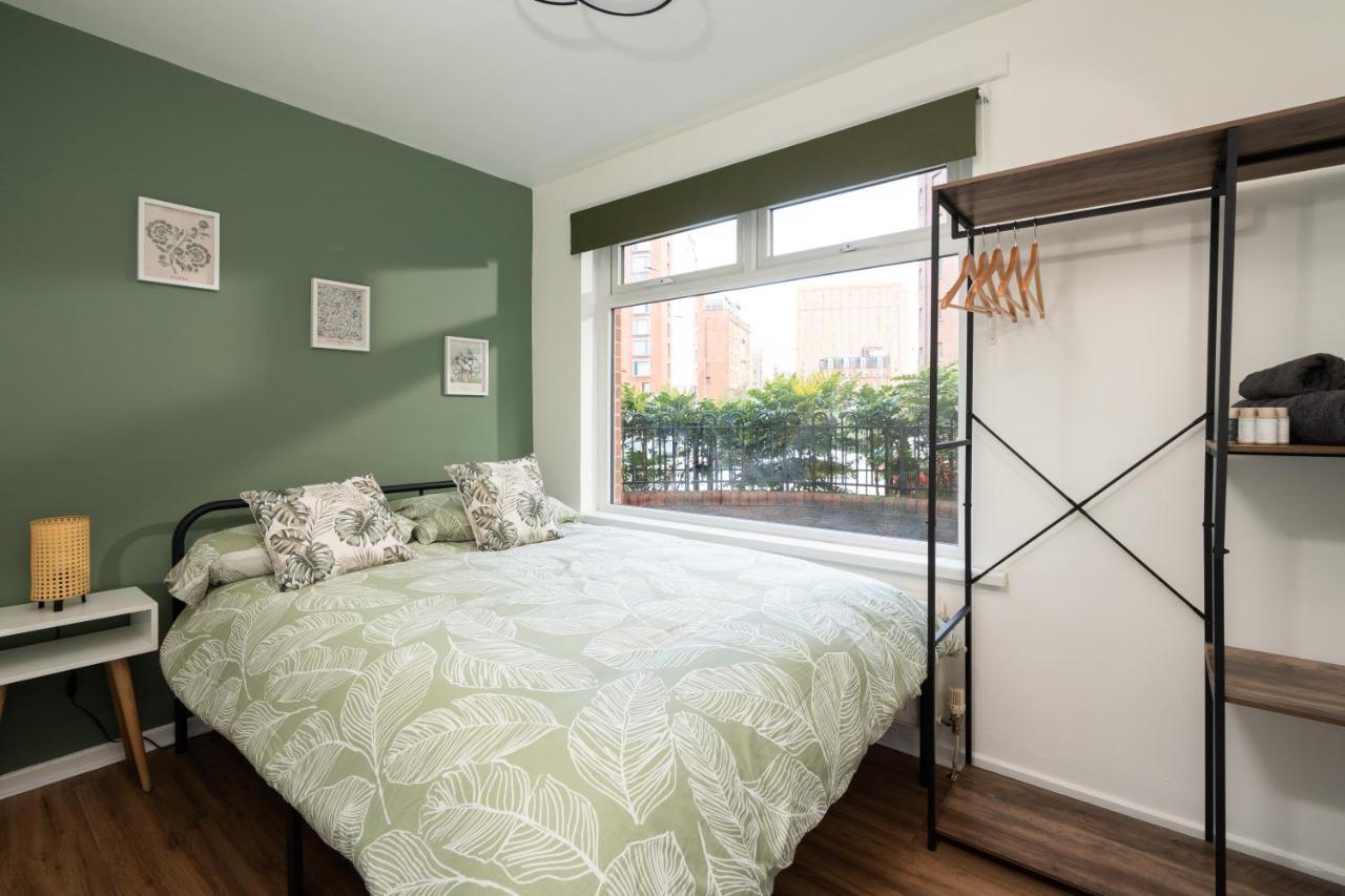 Vibe Haven - Modern 2 Bed With High Speed Wi-fi Apartment *